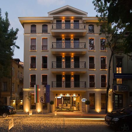 Famous House Hotel Plovdiv Buitenkant foto