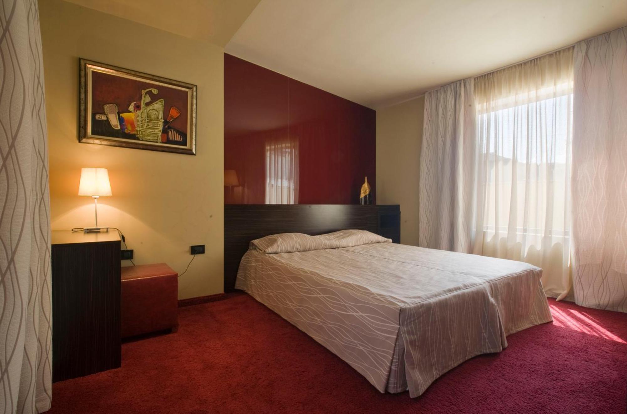 Famous House Hotel Plovdiv Buitenkant foto