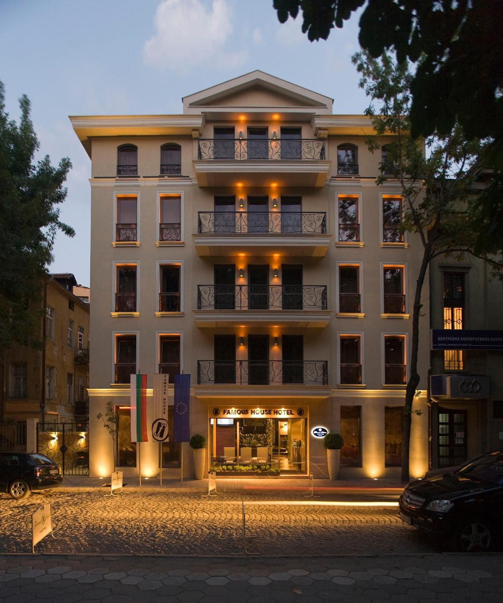 Famous House Hotel Plovdiv Buitenkant foto